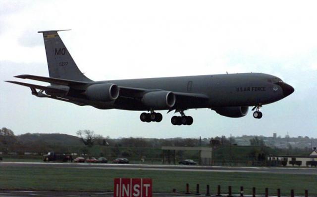 Un KC135 américain disparait puis réapparait en Manche