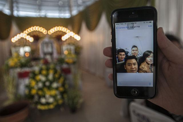 Sa sœur apprend par un selfie que son frère était à bord