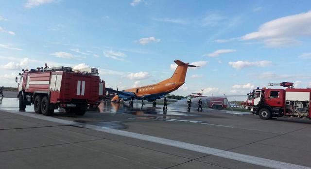 Atterrissage sur le nez cause train d'un avion de RusLine