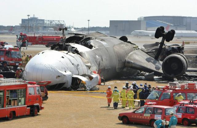 Le Japon va poursuivre les pilotes morts du crash de FedEx