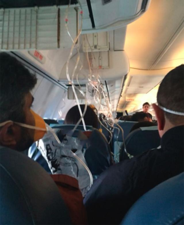 Déploiement accidentel d'un toboggan d'un avion de American