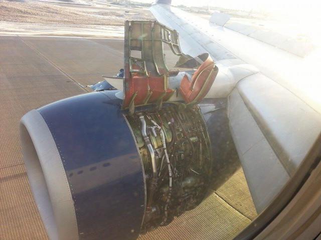 Arrachage de capot moteur sur un avion de Delta Airlines