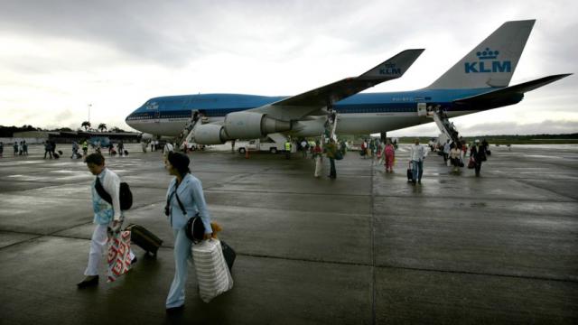 Un avion de KLM heurte de l'aile un avion de Surinam Airways