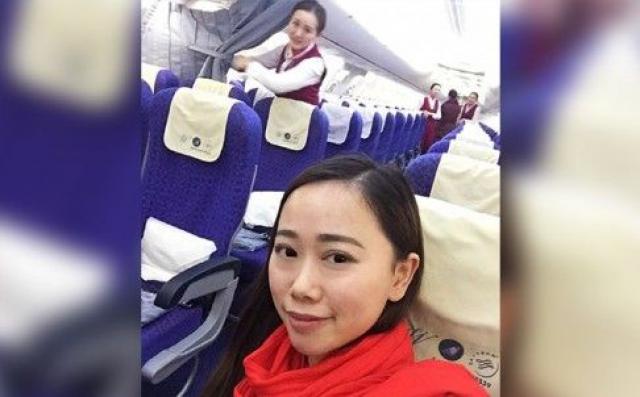 Une passagère seule à bord d'un avion de China Southern