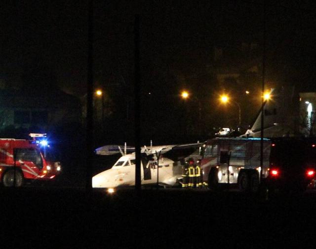 Un avion de Icar Air se pose sur le nez et casse le train